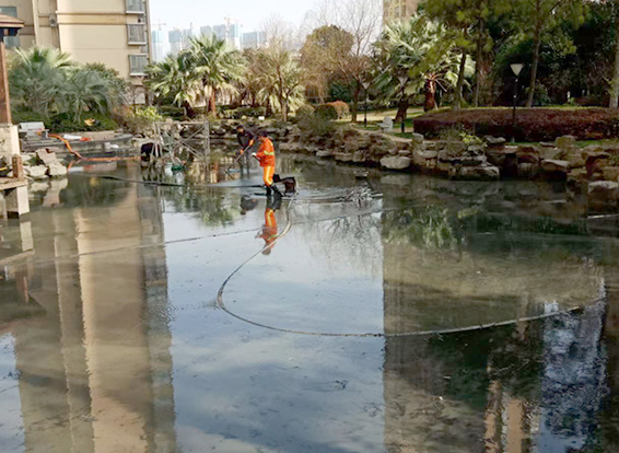 阳朔景观池淤泥清理